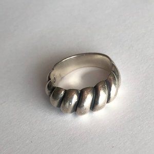 James Avery Retired Fluted Ring